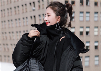 羽絨服怎么穿不顯胖？冬季好看的女裝羽絨服時(shí)尚搭配