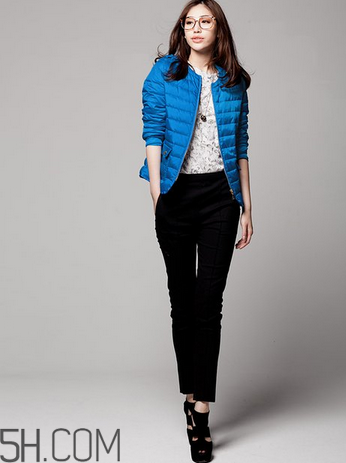 女裝羽絨服怎么保養(yǎng)？輕薄羽絨服怎么搭配？