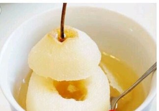 冰糖雪梨梨子要不要削皮？冰糖雪梨梨心要去掉嗎？