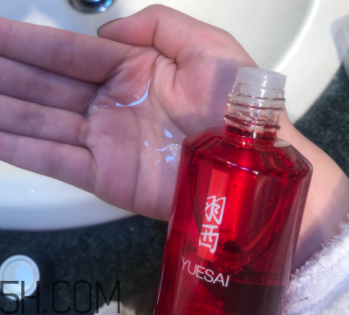 羽西靈芝水油不油？適合油皮嗎？