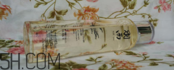 羽西蟲草新肌水有什么功效？適合什么膚質(zhì)？