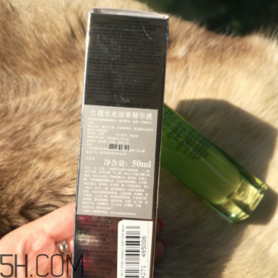 蘭蔻水光瓶后續(xù)要疊加面霜嗎？可以和精華疊加嗎？
