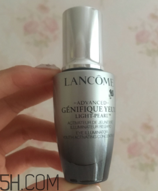 蘭蔻小黑瓶大眼精華什么時候用？早上還是晚上？