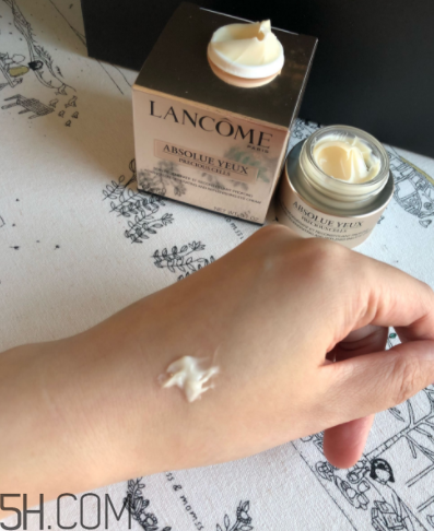 蘭蔻菁純眼霜與小黑瓶眼霜有什么區(qū)別？哪個好用？