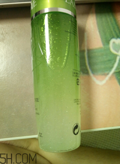 蘭蔻水光潤養(yǎng)美容液油不油？適合油皮嗎？