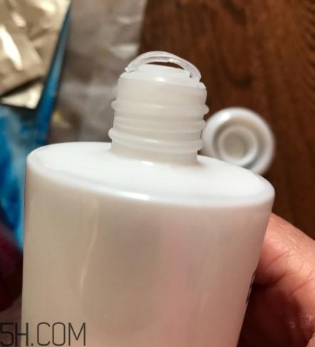 萱姿抗皺緊致滲透乳怎么樣？萱姿抗皺緊致滲透乳好用嗎？
