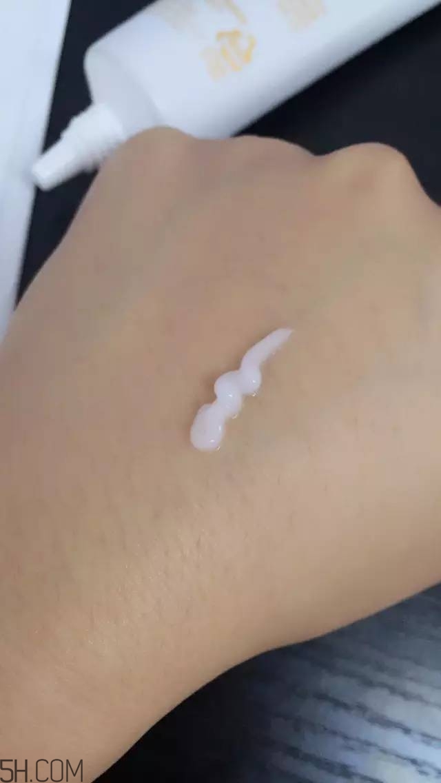 眼霜需要早晚都用嗎？ahc第五代眼霜效果怎么樣？