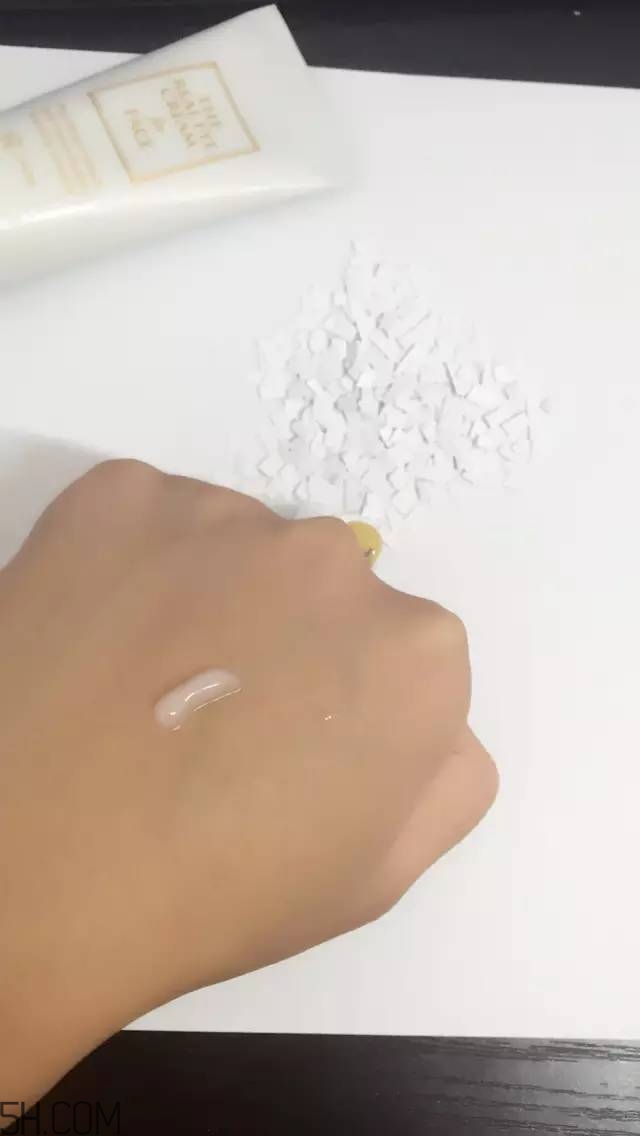 眼霜需要早晚都用嗎？ahc第五代眼霜效果怎么樣？