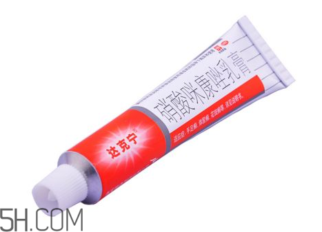 達(dá)克寧能治灰指甲嗎？達(dá)克寧能擦臉嗎？