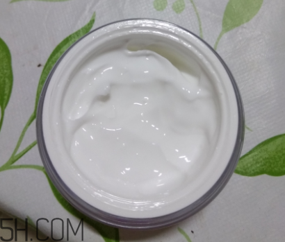 瓷肌御雪祛斑霜夏天能用嗎？瓷肌御雪祛斑夏天用油嗎？