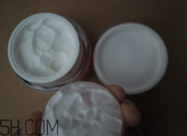 瓷肌御雪祛斑霜夏天能用嗎？瓷肌御雪祛斑夏天用油嗎？