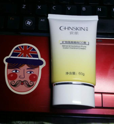 瓷肌礦物CC霜油不油？瓷肌礦物CC霜適合什么膚質(zhì)？