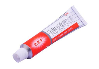 達(dá)克寧能治灰指甲嗎？達(dá)克寧能擦臉嗎？
