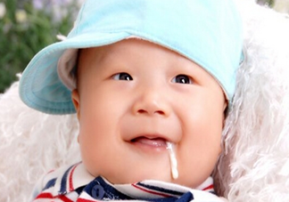 新生兒吐奶情況什么時(shí)候會(huì)沒有？寶寶吐奶了怎么辦？