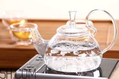 喝開(kāi)水兌冷水好不好？開(kāi)水兌冷水是陰陽(yáng)水不宜喝嗎？