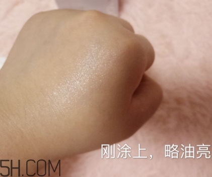 自然堂化妝品多少錢一套？