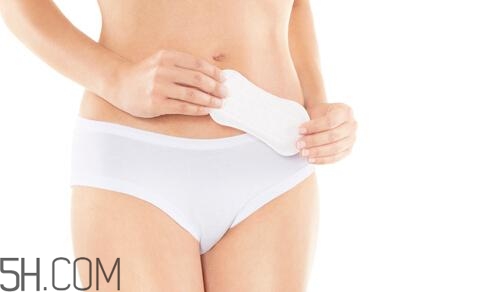 女人如何正確的使用衛(wèi)生巾？衛(wèi)生巾清涼好不好？