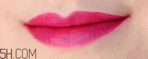 蘭蔻搖搖樂啞光唇釉186是什么顏色？蘭蔻氣墊光霧唇露試色