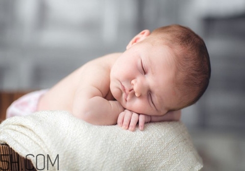 寶寶腿紋不對稱是怎么回事？嬰幼兒的生長發(fā)育標準是怎樣的？