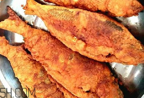 炸魚(yú)為什么會(huì)粘鍋 炸魚(yú)不粘鍋技巧