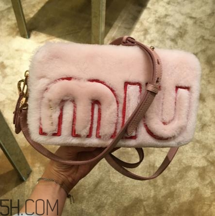 miumiu包包一般多少錢？這么仙的包包千萬別錯(cuò)過