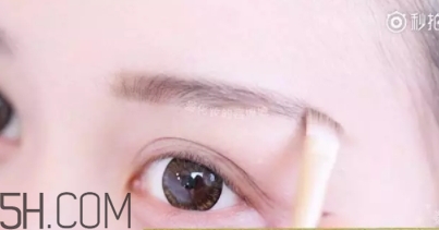 2018年新年妝容怎么化？紅色妝容紅紅火火
