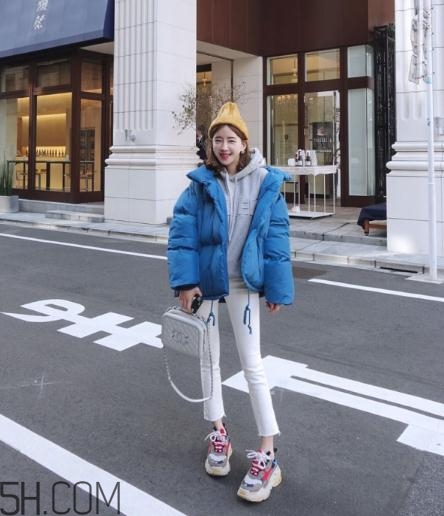 藍(lán)色面包服怎么搭配？塑造冬日運動活力