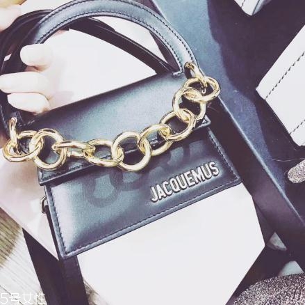 jacquemus包包多少錢？萬(wàn)元以內(nèi)就能買到的個(gè)性包包