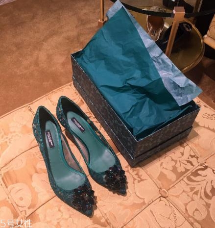 杜嘉班納鞋子偏大偏??？女人這輩子一定要買的鞋子