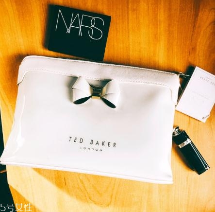 ted baker在中國(guó)有專柜嗎？顏值超高還不會(huì)撞款的包包