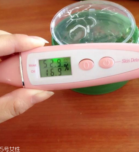 得鮮蘆薈膠含酒精嗎？蘆薈膠當睡眠面膜的作用