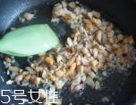 臘腸在蒸之前要泡水嗎？吃臘腸兩步走