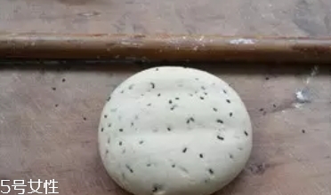 ?炸麻葉用什么水和面？面粉還是淀粉還是木薯粉