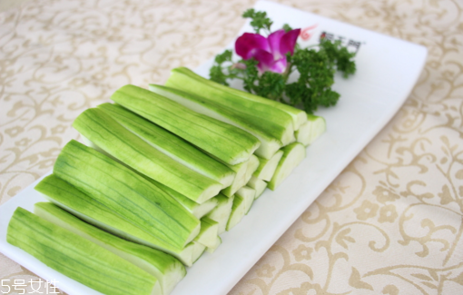 絲瓜吃多了會(huì)怎樣？挑選絲瓜的方法