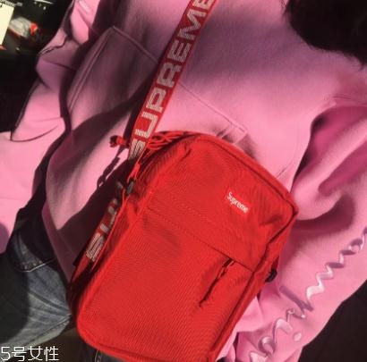 supreme2018春夏款肩挎包怎么樣？