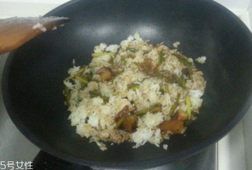 剩菜有哪些風(fēng)險(xiǎn)？食物還是新鮮的好