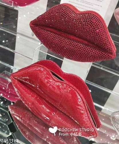lulu guinness紅唇包多少錢？這款輕奢包包一定要入