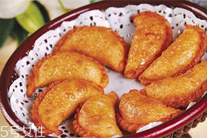 炸油角的面怎么和？用生面還是燙面你知道嗎？