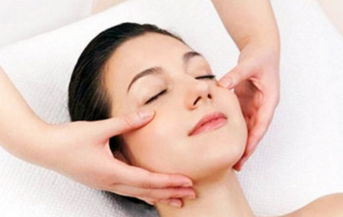 果酸換膚能去黑頭嗎？果酸換膚還可以祛痘