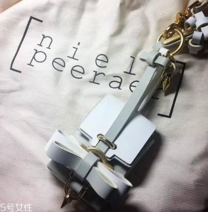 niels peeraer包包多少錢？滿足你所有的少女情節(jié)