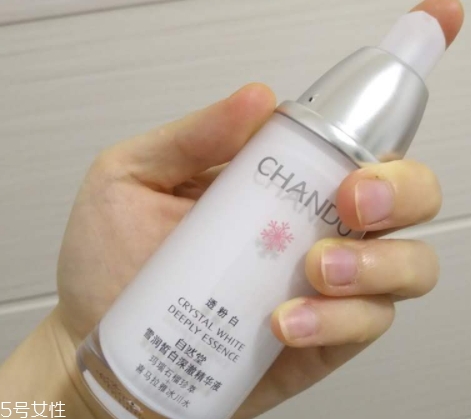 自然堂精華液適合多大年齡用？