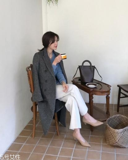 深灰色大衣怎么搭配？極致低調(diào)的時(shí)髦
