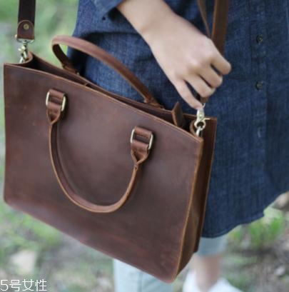 瘋馬皮是人造皮嗎？文藝青年的最?lèi)?ài)