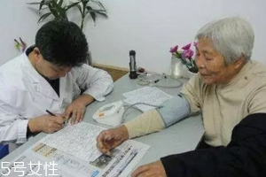 冬天老人容易犯哪些病？低溫易誘發(fā)5種病