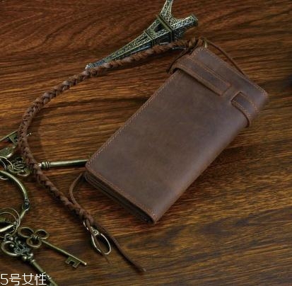 瘋馬皮為什么越用越亮？都是時(shí)間的沉淀