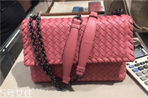 bv包包是什么牌子？一線女星最愛(ài)的經(jīng)典款