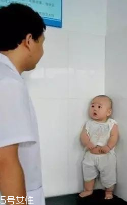 嬰兒打針哭鬧怎么辦？這些錯誤方法不要用