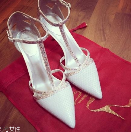 rene caovilla是什么檔次？無(wú)數(shù)女人的夢(mèng)幻水晶鞋