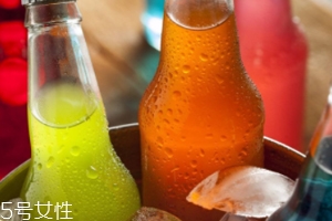 痛風(fēng)得病為什么低齡化？過量飲用含糖飲料