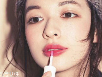 2018開年爆款色莓果紫，怎么涂更美？